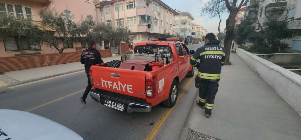 Menteşe’de Apartmanda Aspiratör Yangını: Kısa Süreli Panik Yaşandı 4